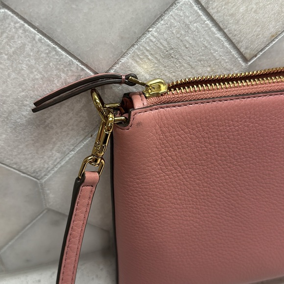 Tory Burch pink Kira crossbody bag adjustable detachable strap gold hardware - Picture 10 of 16